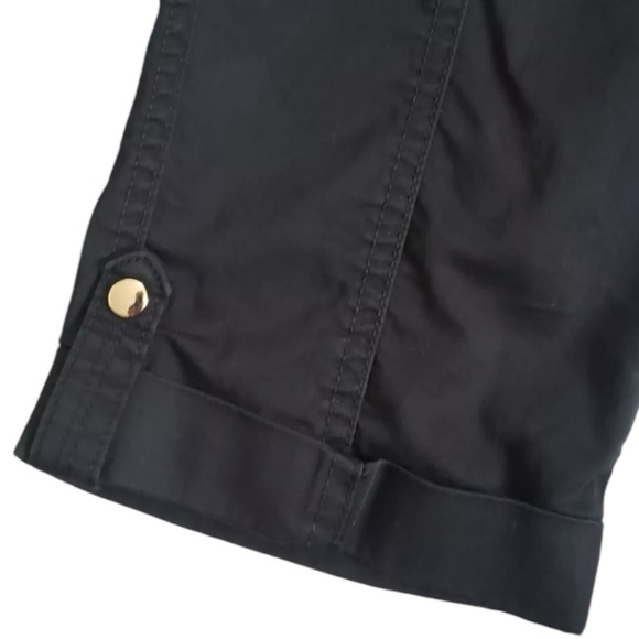 Chico’s Size 6P (0.5P) Solid Black Cropped Cargo Pants Gold Hardware Zippers - Picture 7 of 9